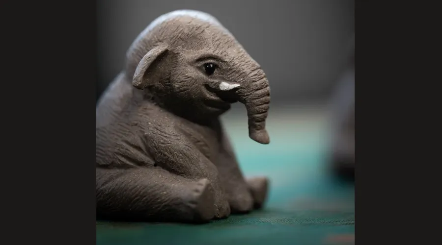 Meditation Clay Pottery - Elephant Figurine made of Yixing Zisha doll Handmade ceramic tea pet funny fish tank decor small elephant ornament | xprrtudates